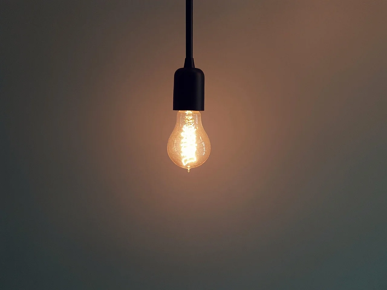 Jak dobrać abażury do lamp wiszących i żyrandoli